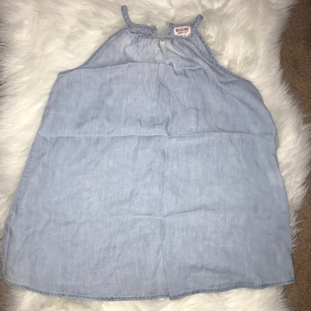 Blue button up top. Tank top light jean washed